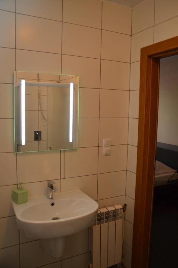 Hotel Tenis Хжастовице Екстериор снимка