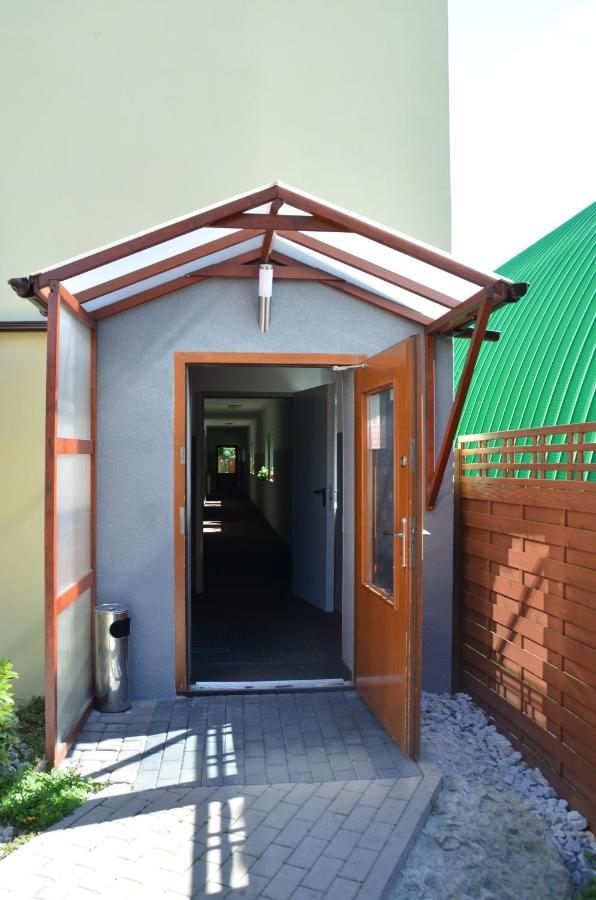 Hotel Tenis Хжастовице Екстериор снимка